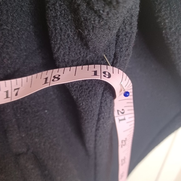 Men's Black Fleece Pullover Quarter Zip. Size: Small - Picture 11 of 15